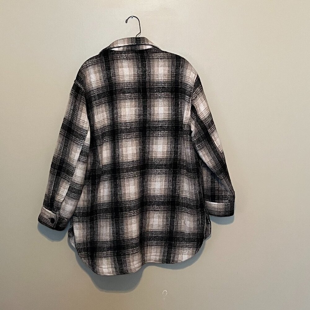 Sebby Women's Shacket, Black, White & Tan Plaid, Size L - Picture 7 of 7
